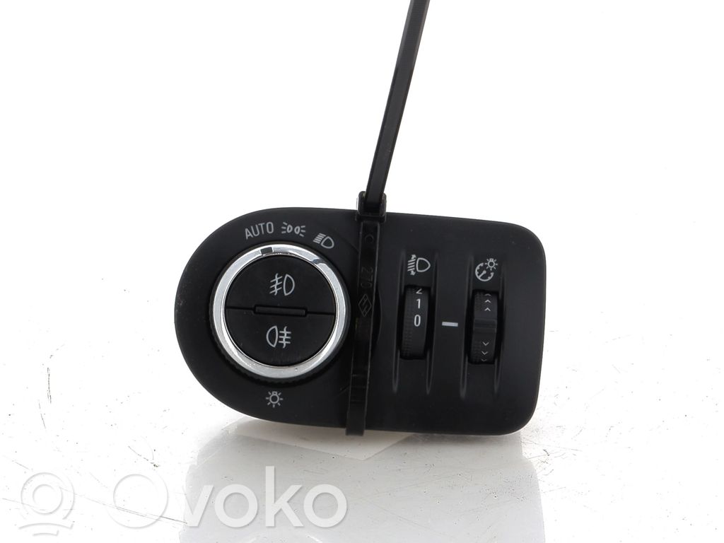 Opel Crossland X Light switch 