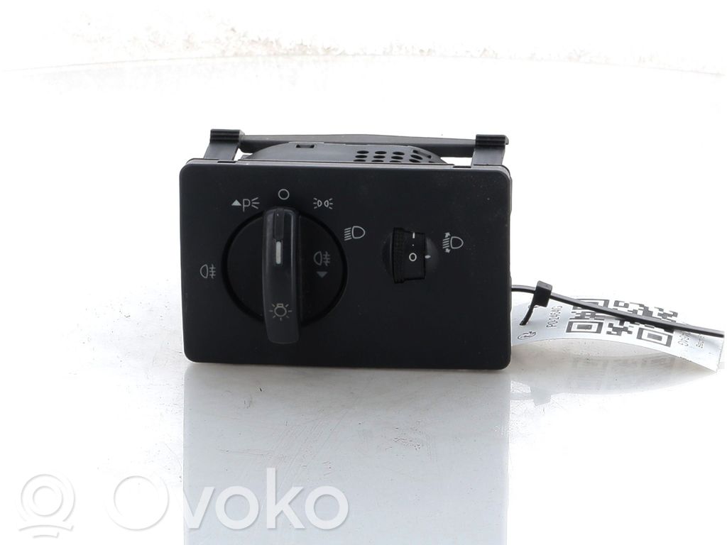Ford Focus Light switch 