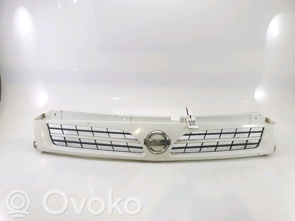 Nissan Interstar Etupuskurin ylempi jäähdytinsäleikkö 