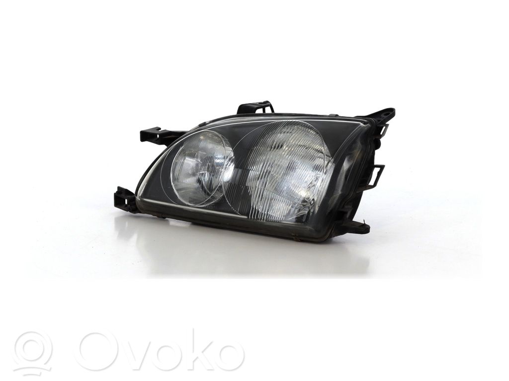 Toyota Avensis T220 Lampa przednia 