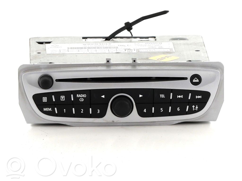 Renault Trafic I Unitate principală radio/CD/DVD/GPS 