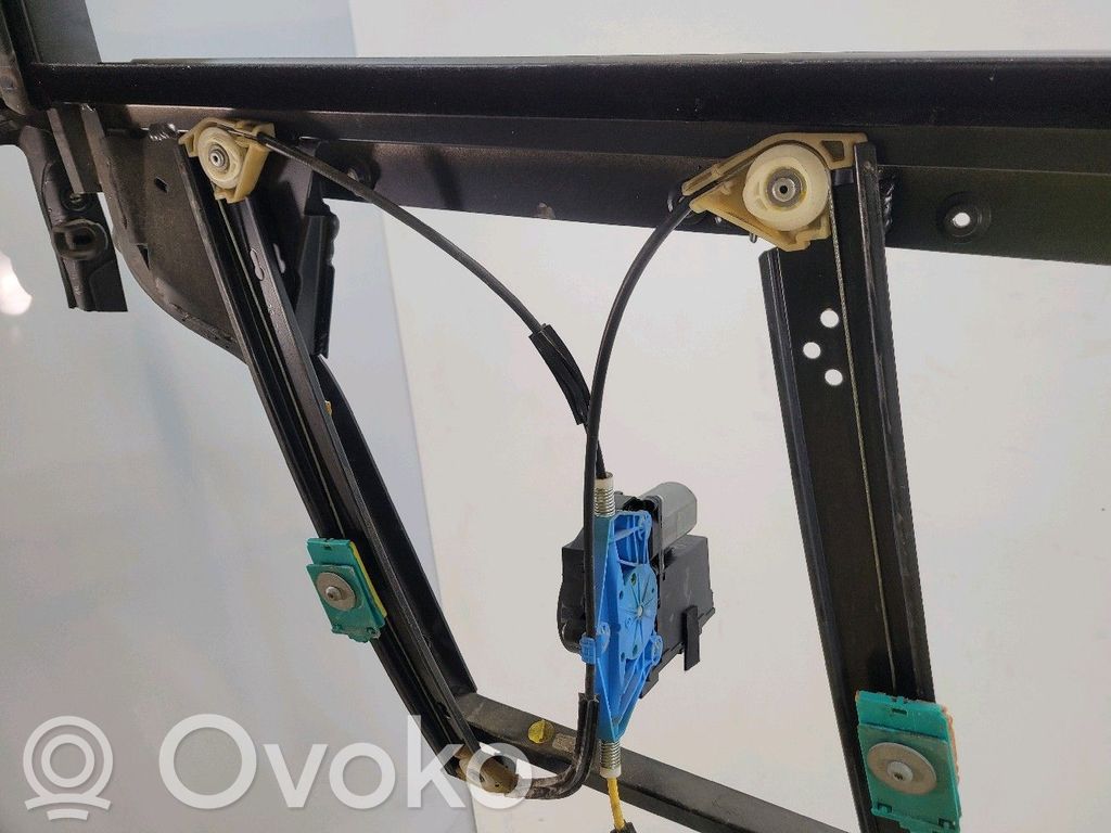 Elektryczny podnośnik szyby drzwi przednich   8Z1959802A,B14131V