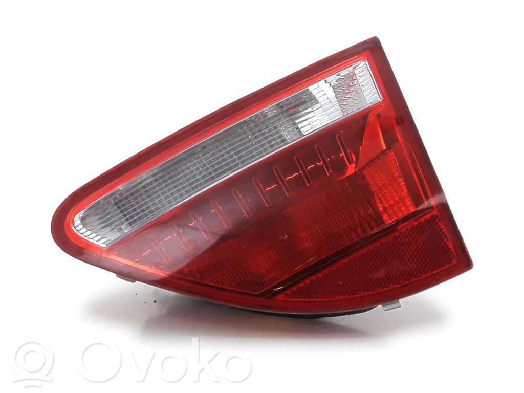 Seat Exeo (3R) Lampă spate în capacul portbagajului 