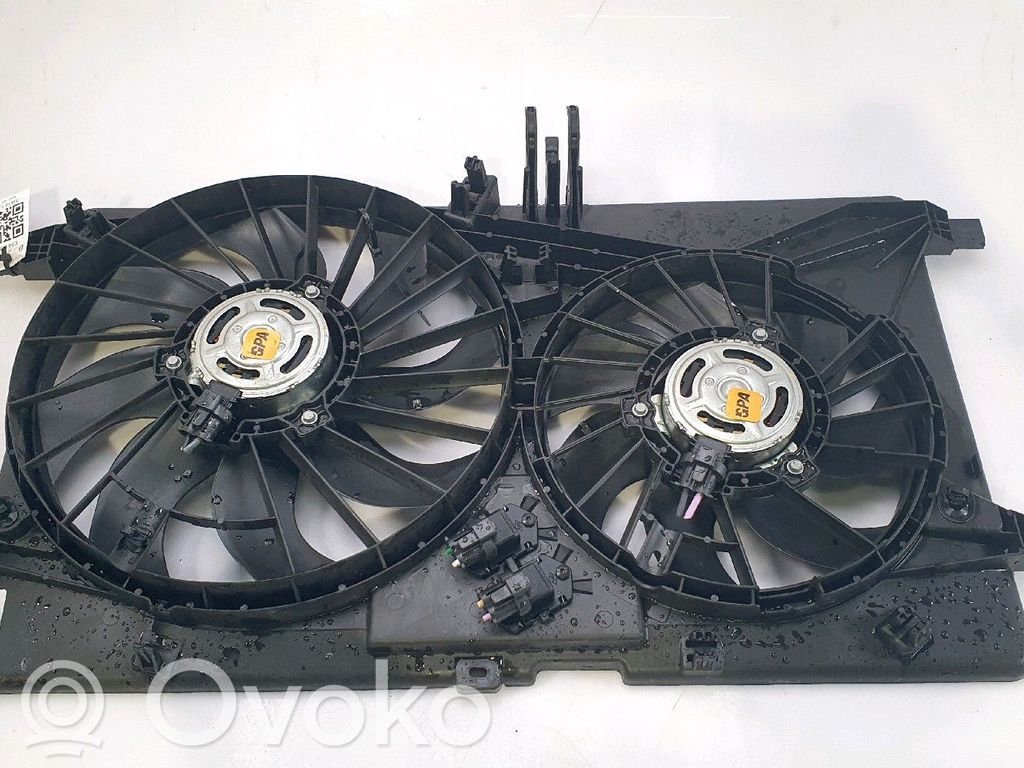 Nissan NV400 Ventilator electric răcire radiator 