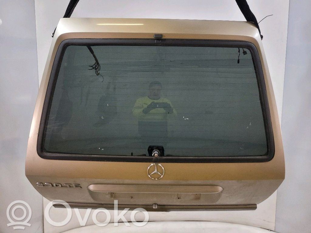 Mercedes-Benz E W124 Tylna klapa bagażnika