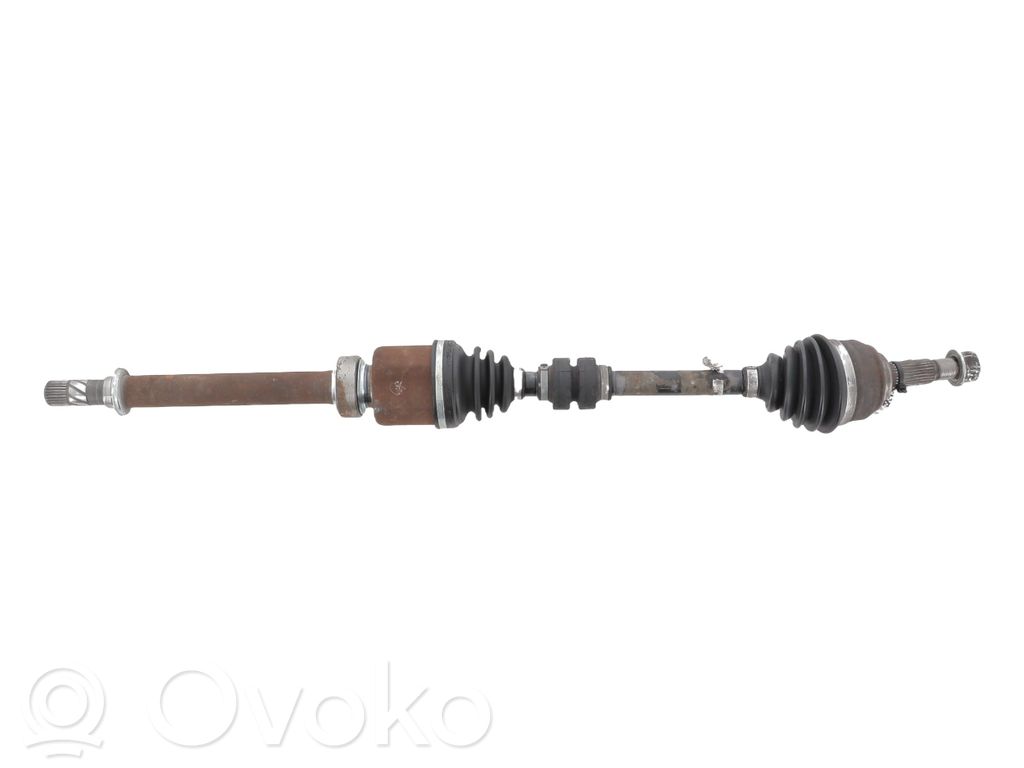 Nissan Note (E12) Etuvetoakseli 