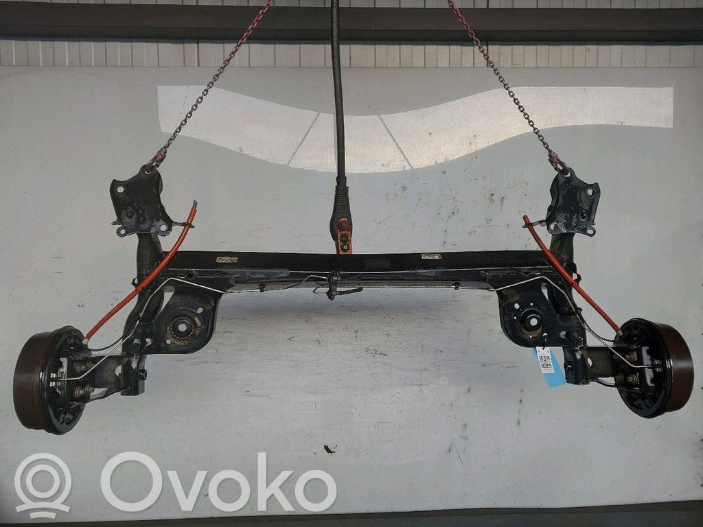 Eje trasero   555016666R,Y15731H