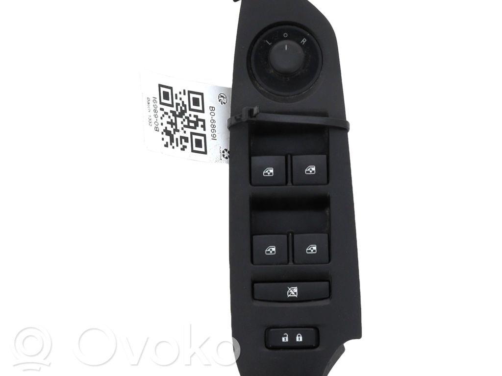 Chevrolet Trax Electric window control switch 