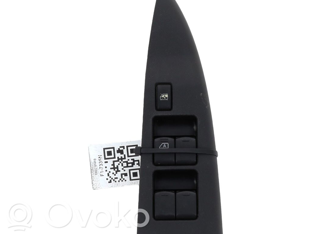 Nissan Note (E11) Electric window control switch 