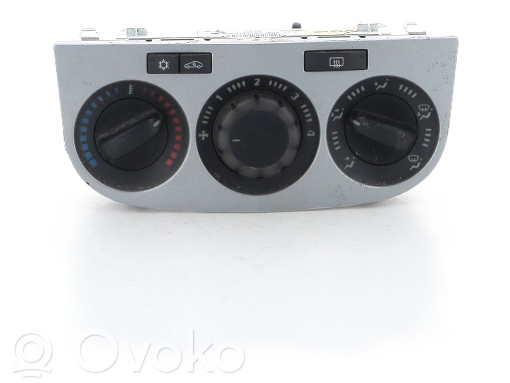 Panel klimatyzacji   13330680,N17680M