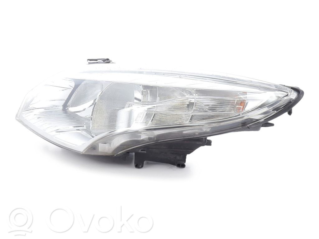 Lampa przednia   260609764R,P15735V