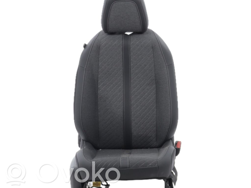 Peugeot 208 II Sedile anteriore del passeggero 
