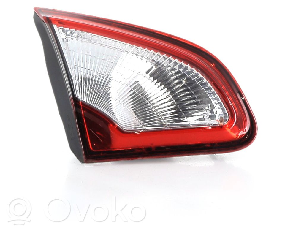 Lampy tylnej klapy bagażnika   26559BR01A,V18091A