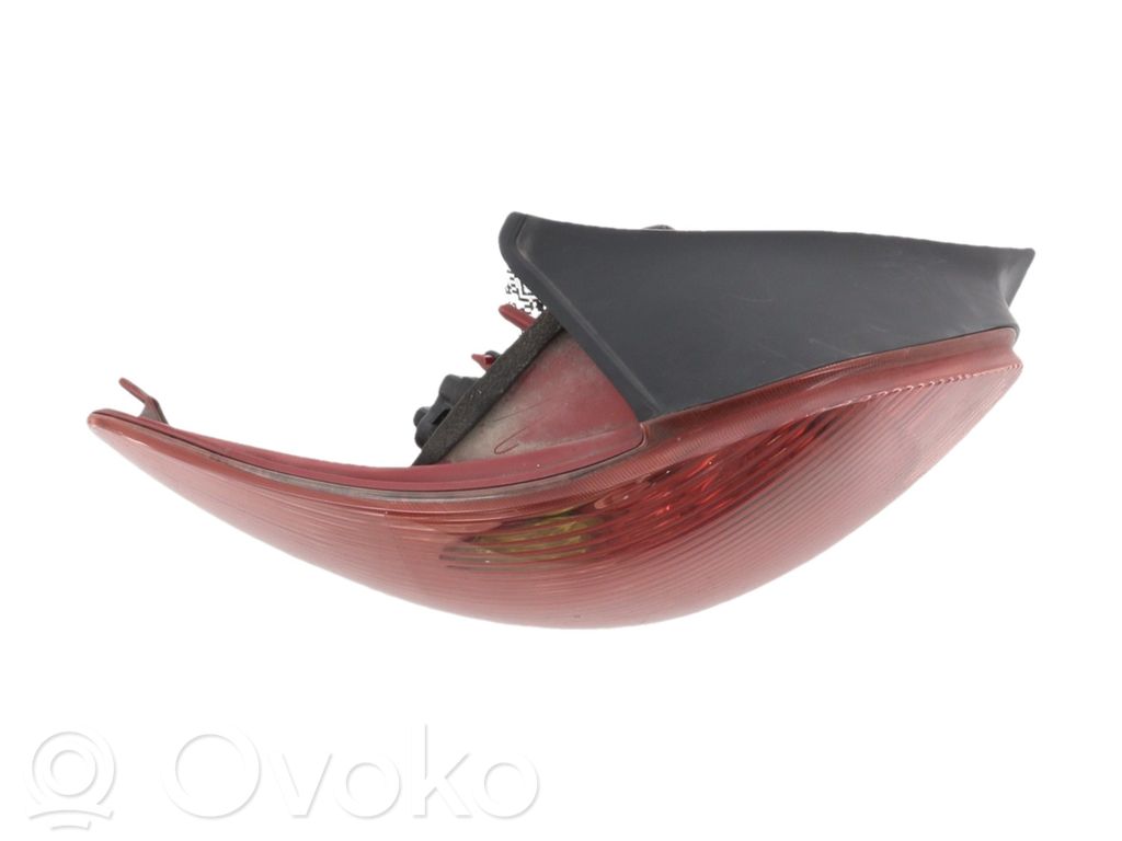 Peugeot 206 Lampă spate în caroserie 