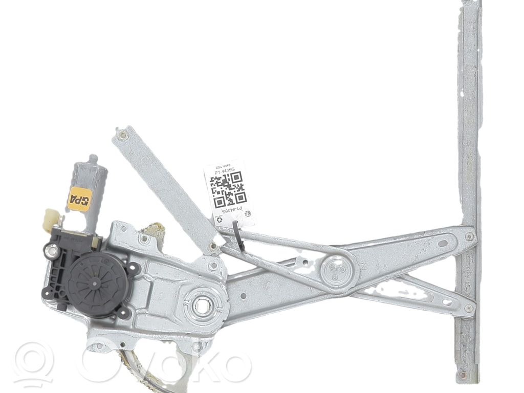 Toyota Yaris Regulador de puerta delantera con motor