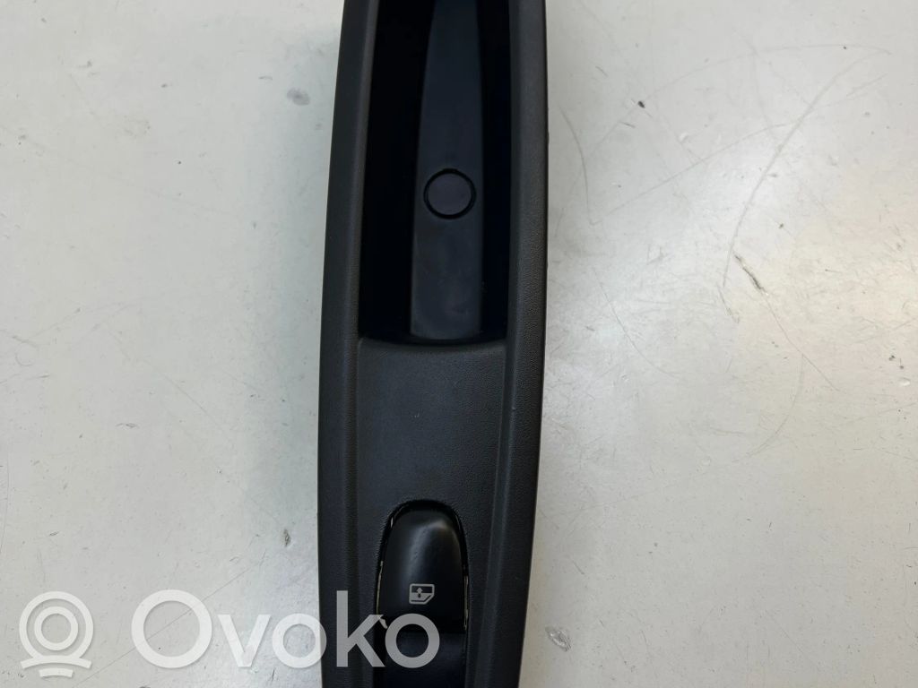 Renault Kadjar Electric window control switch 