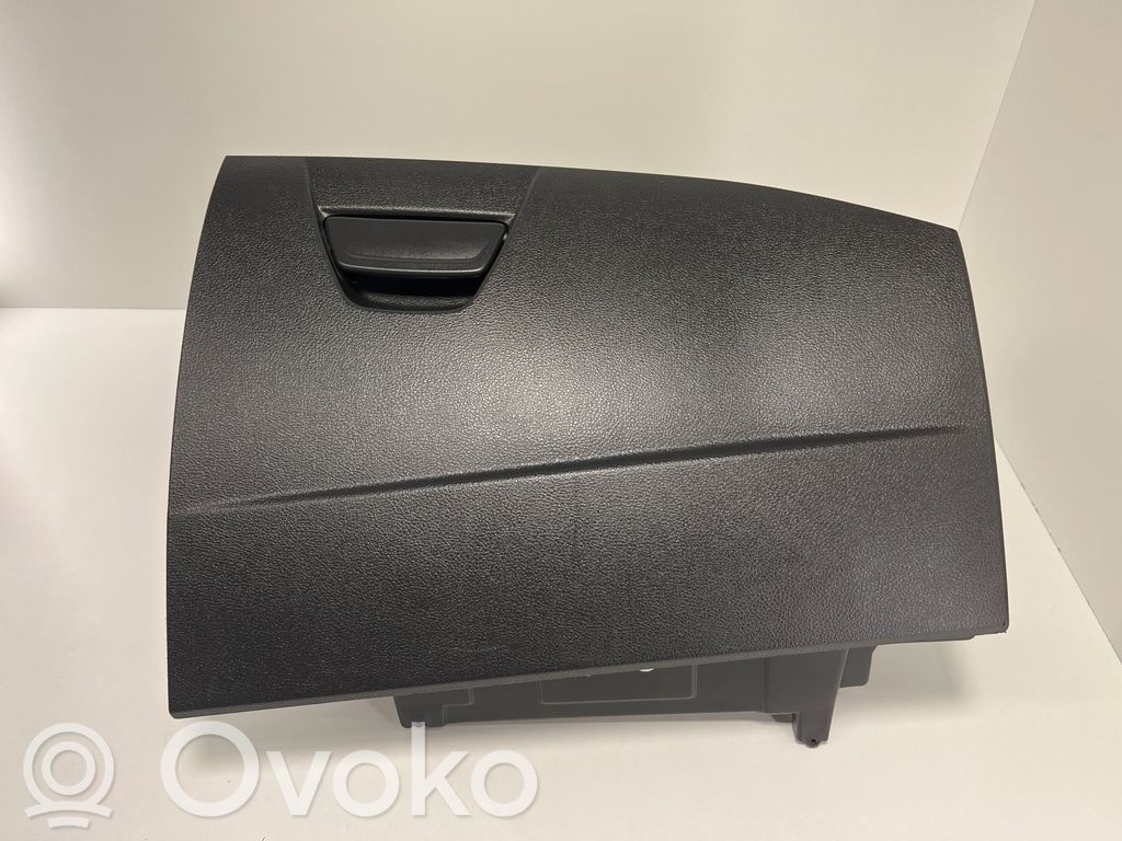 Ford Focus Daiktadėžės (bordačioko) komplektas 
