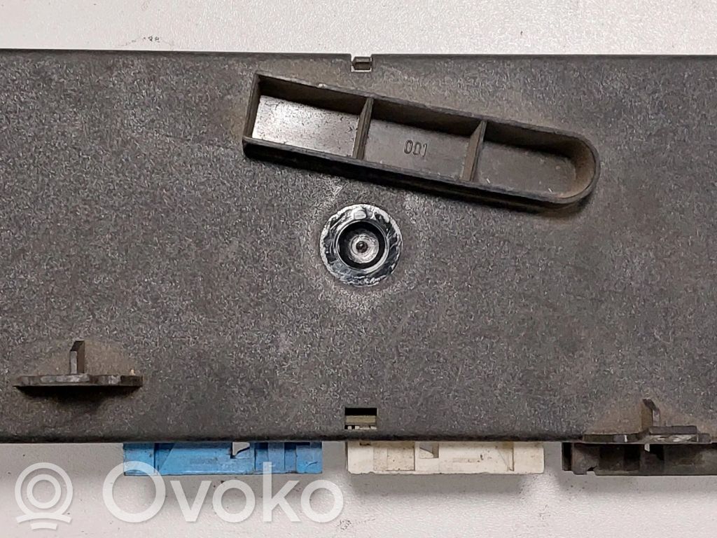 BMW 3 E36 Oro kondicionieriaus/ klimato/ pečiuko valdymo blokas (salone) 