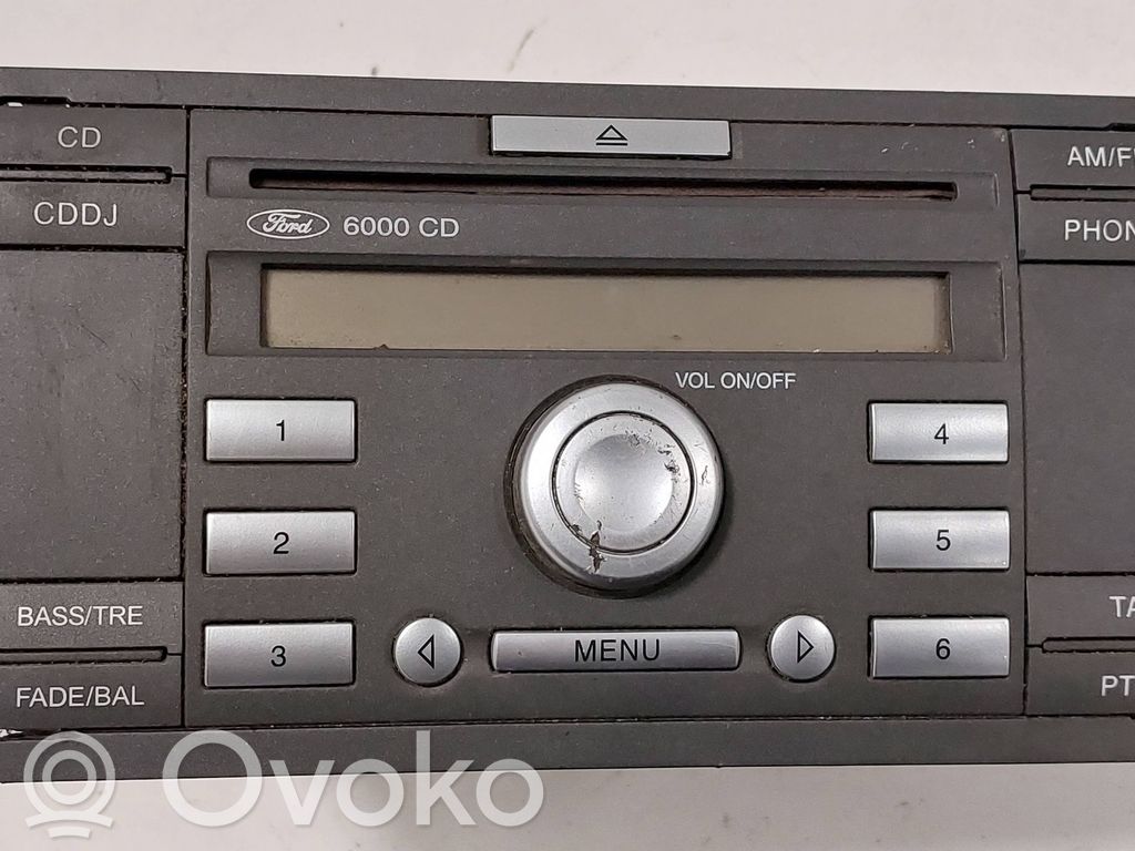 Ford Focus Radio / CD-Player / DVD-Player / Navigation 