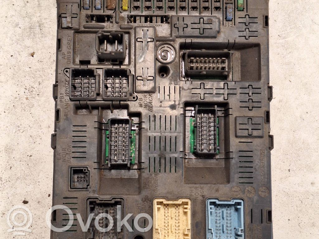 Módulo de fusible   28119247,28120836,F03059599,2812019193