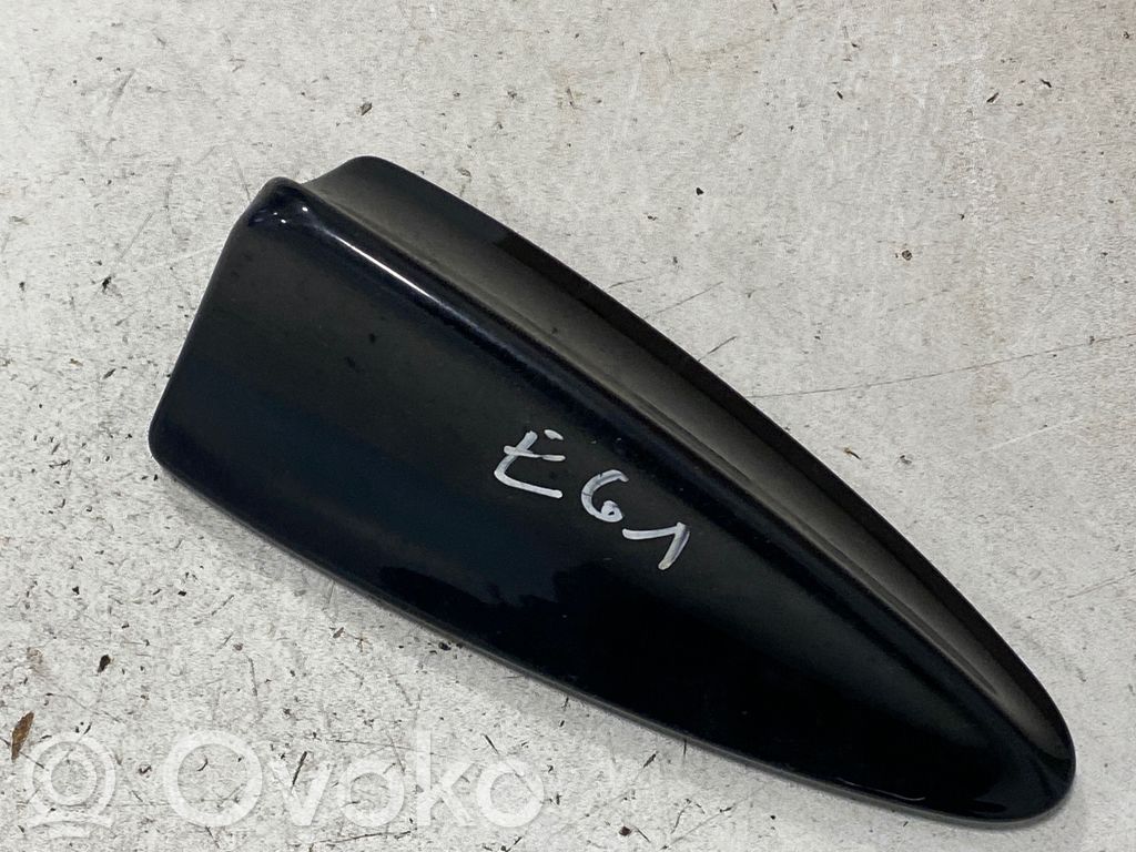 BMW 5 E60 E61 Osłona anteny dachowej GPS 