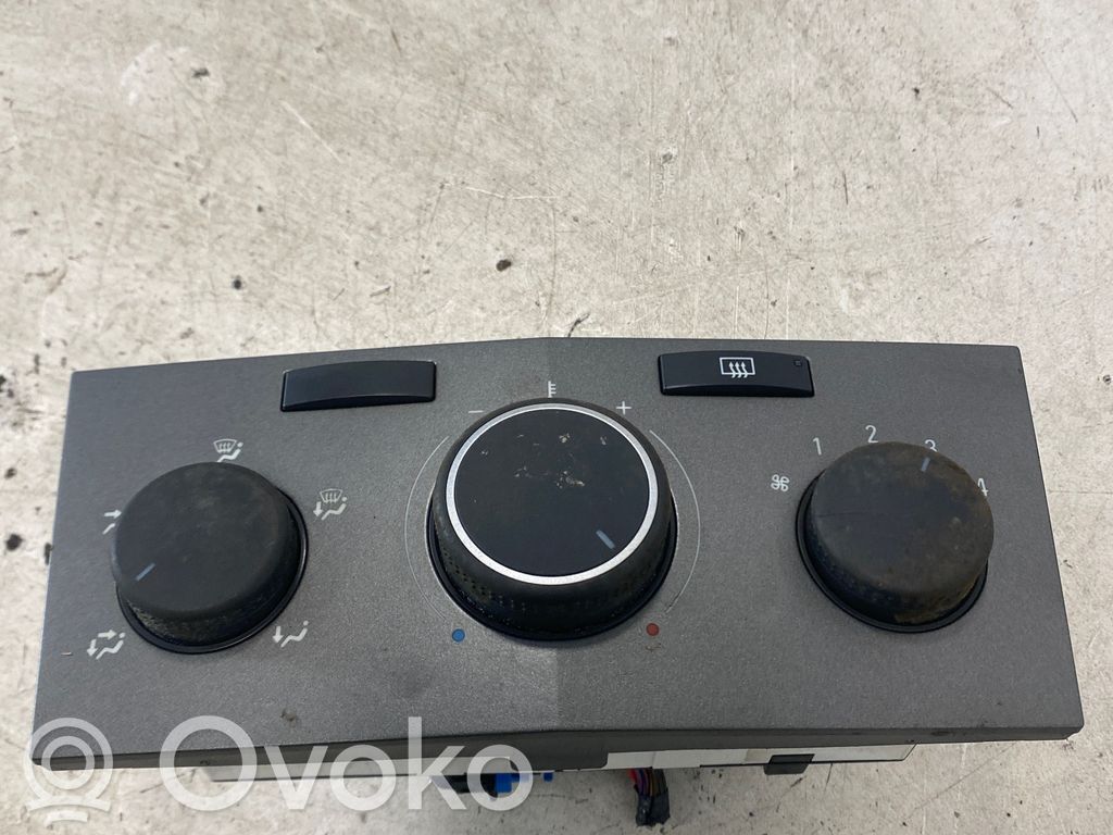 Opel Astra H Oro kondicionieriaus/ klimato/ pečiuko valdymo blokas (salone) 