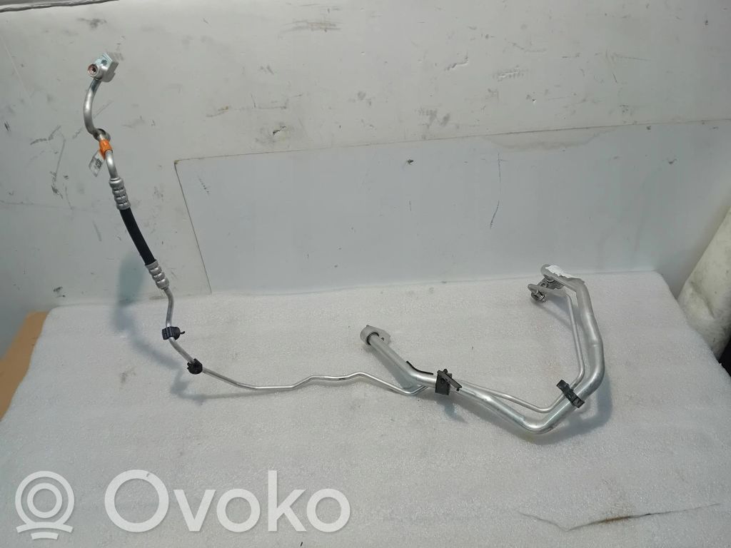 Ford Focus Ilmastointilaitteen putki (A/C) 
