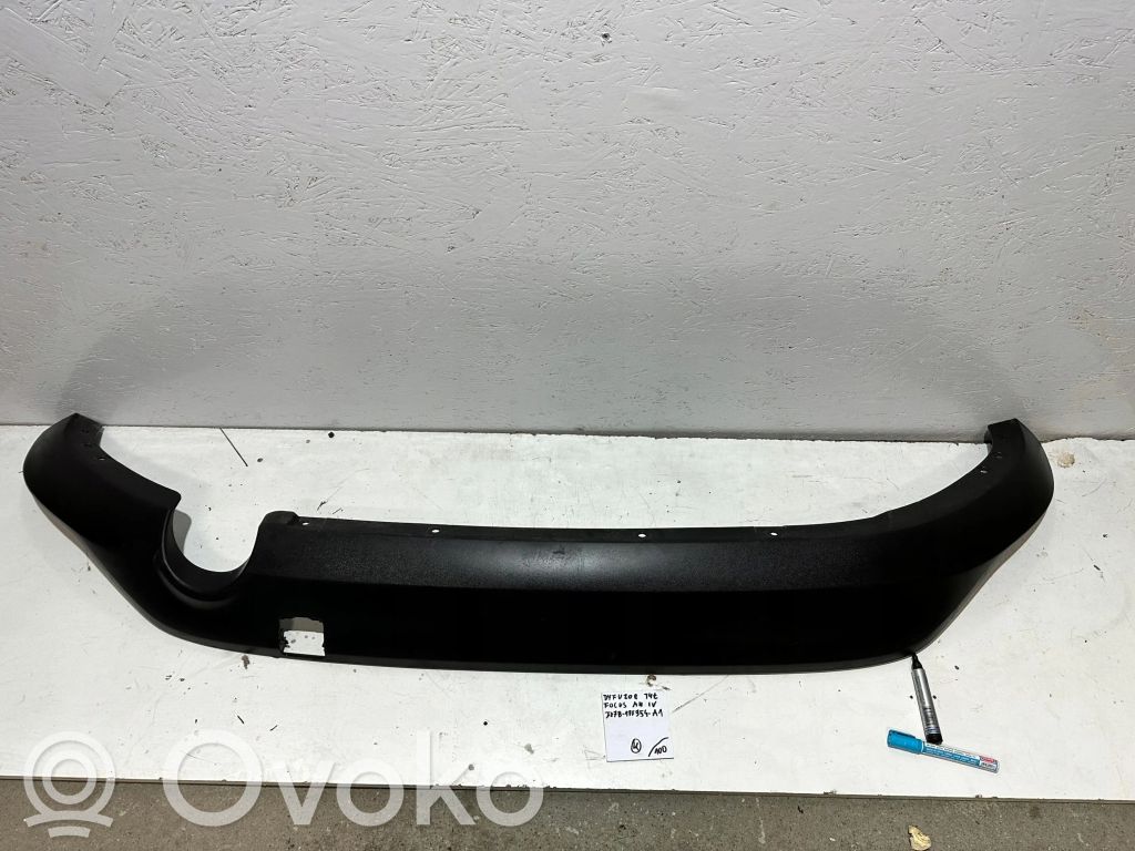 Ford Focus Moldura inferior del parachoques trasero 