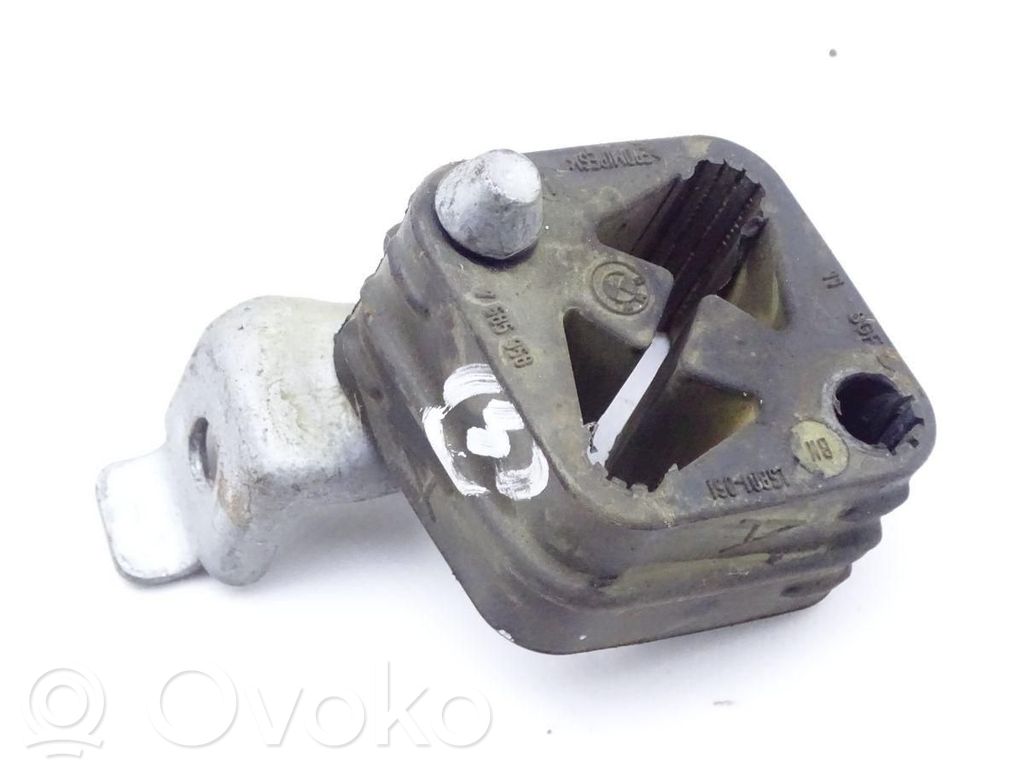 Muffler mount bracket/holder   7585358,7585358