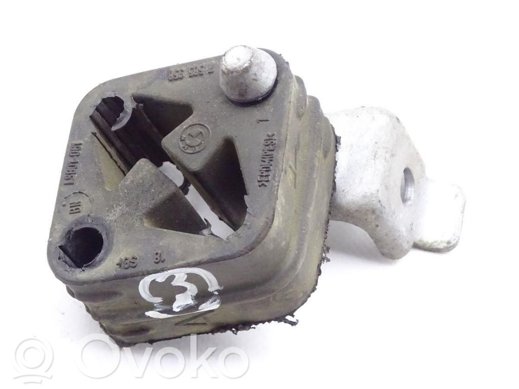 Muffler mount bracket/holder   7585358,7585358