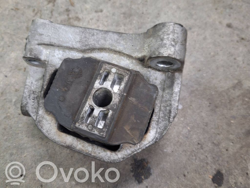 Volvo S80 Engine mount bracket 