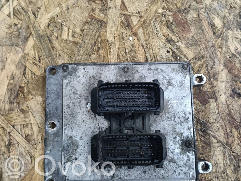 Opel Vectra C Engine control unit/module 