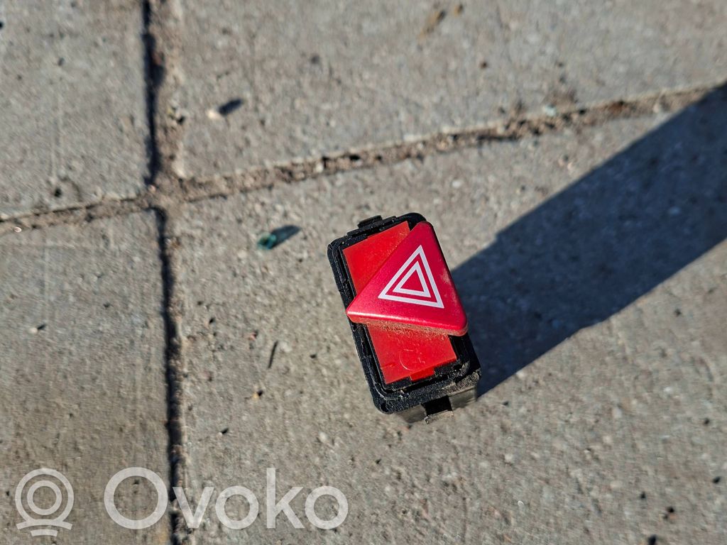 Audi A4 S4 B5 8D Botón interruptor de luz de peligro 