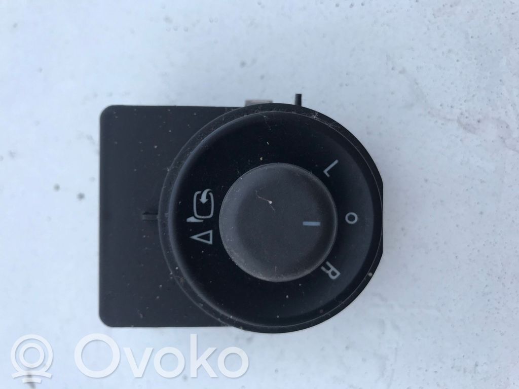 Opel Insignia A Przycisk regulacji lusterek bocznych 