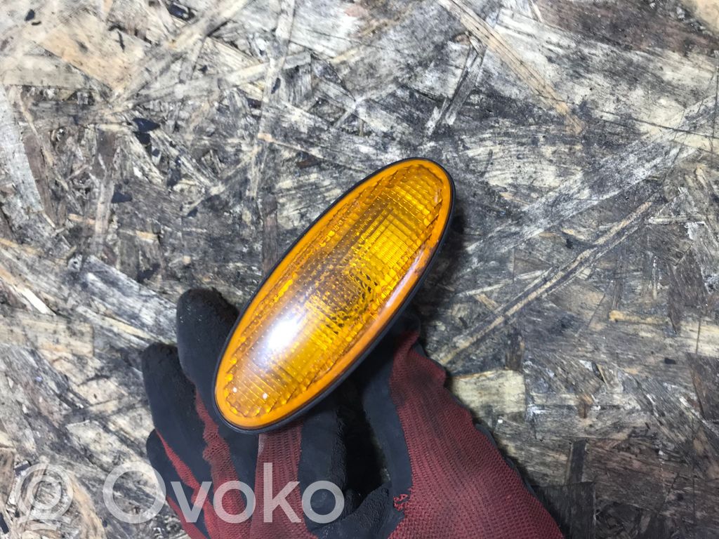 Mazda MPV Front fender indicator light 