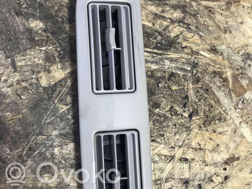 Mazda MPV Rejilla de ventilación central del panel 