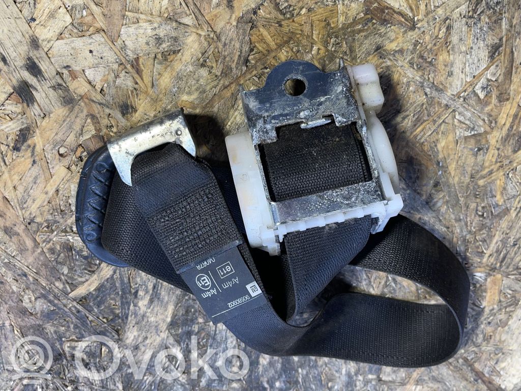 Opel Zafira A Cinturón trasero 