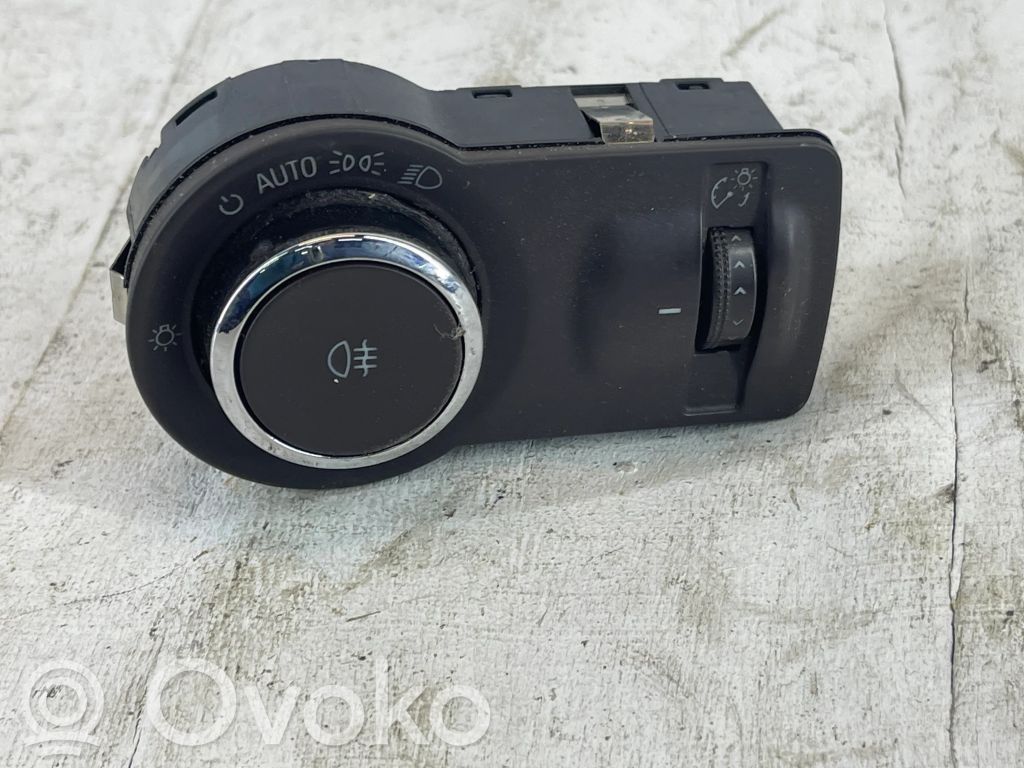 Opel Insignia A Light switch 