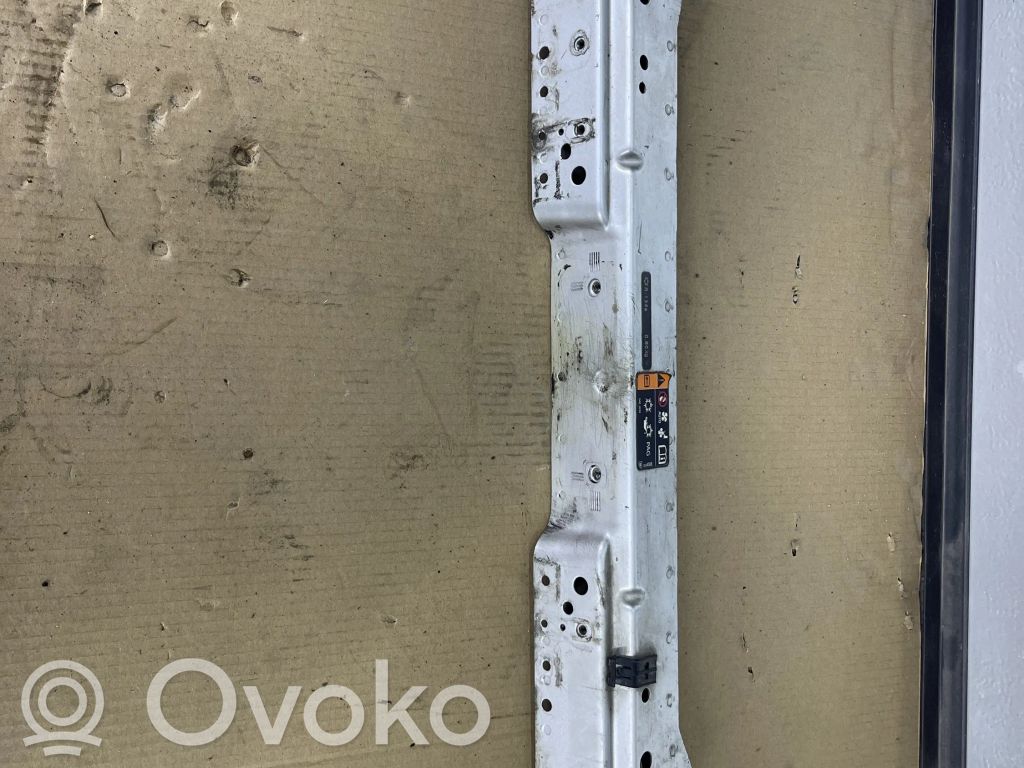 Opel Astra J Radiatoru paneļa augšējā daļa (televizors) 
