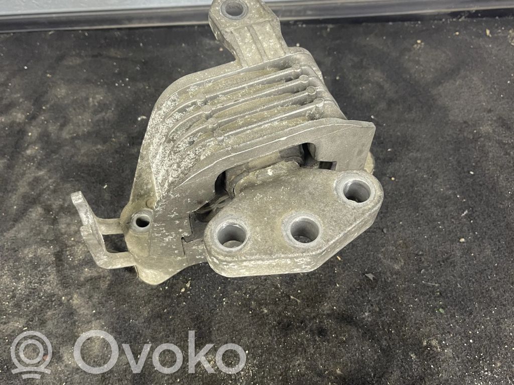 Opel Astra J Engine mount bracket 