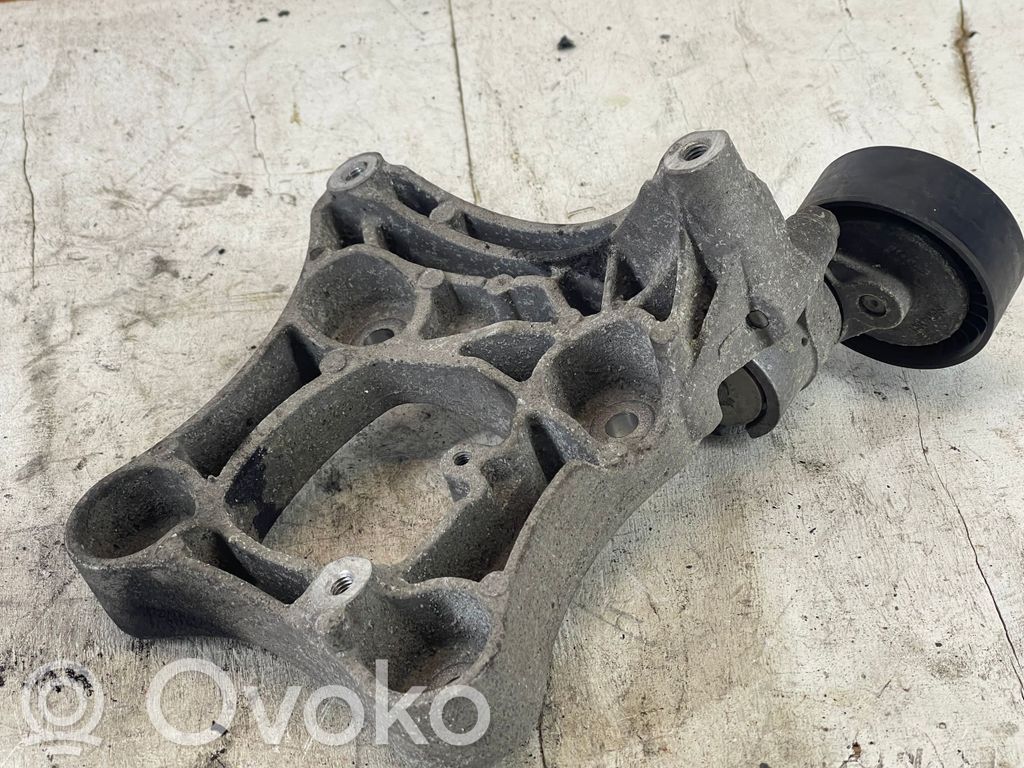 Engine mounting bracket   55588573,55577916