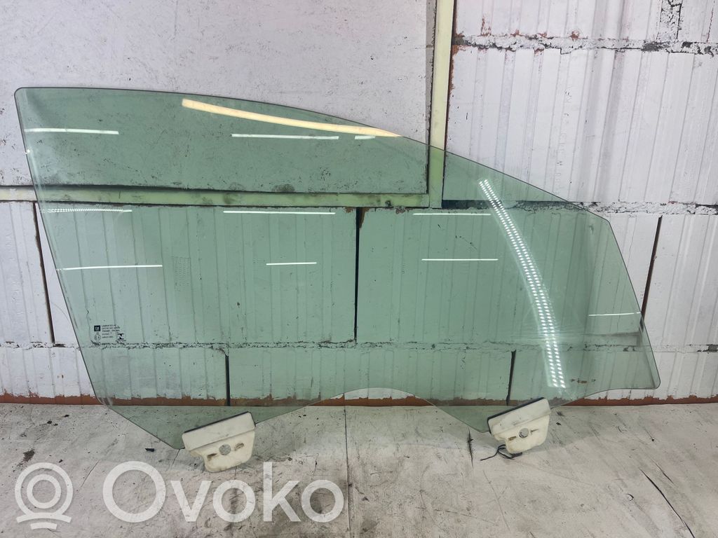 Opel Insignia B Front door window glass four-door 