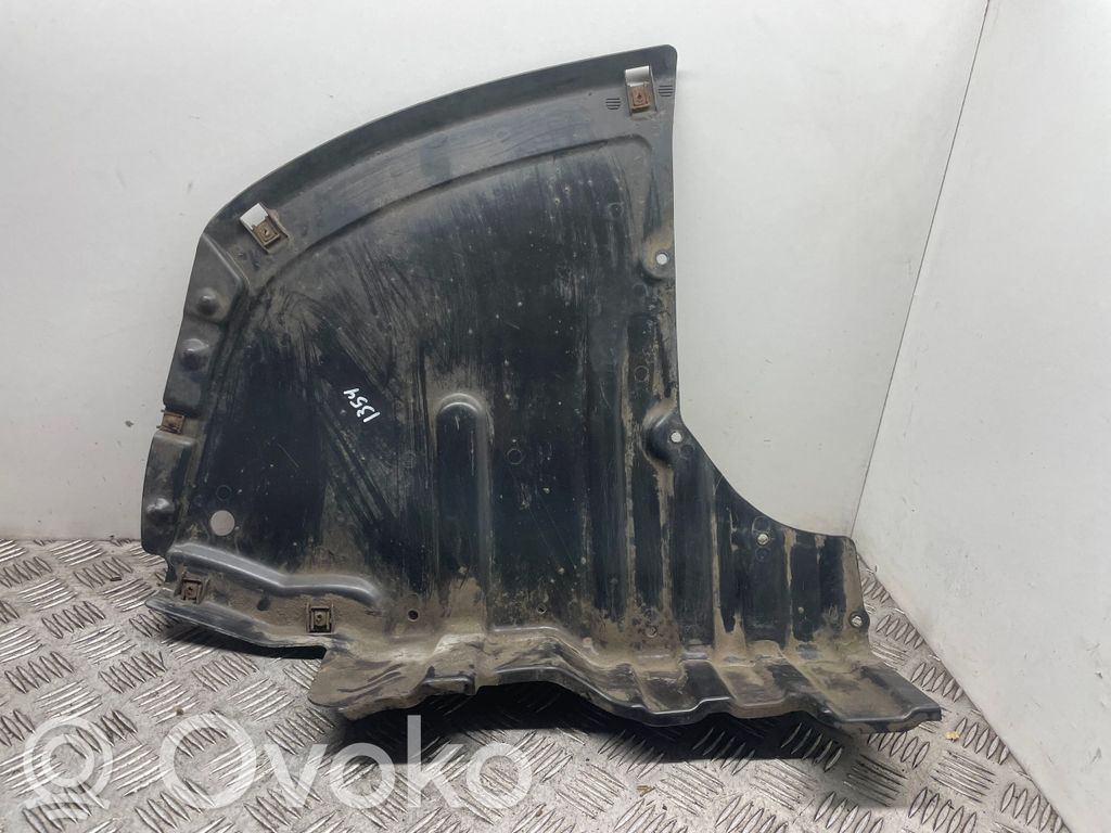 BMW 1 E82 E88 Protezione inferiore del serbatoio del carburante 