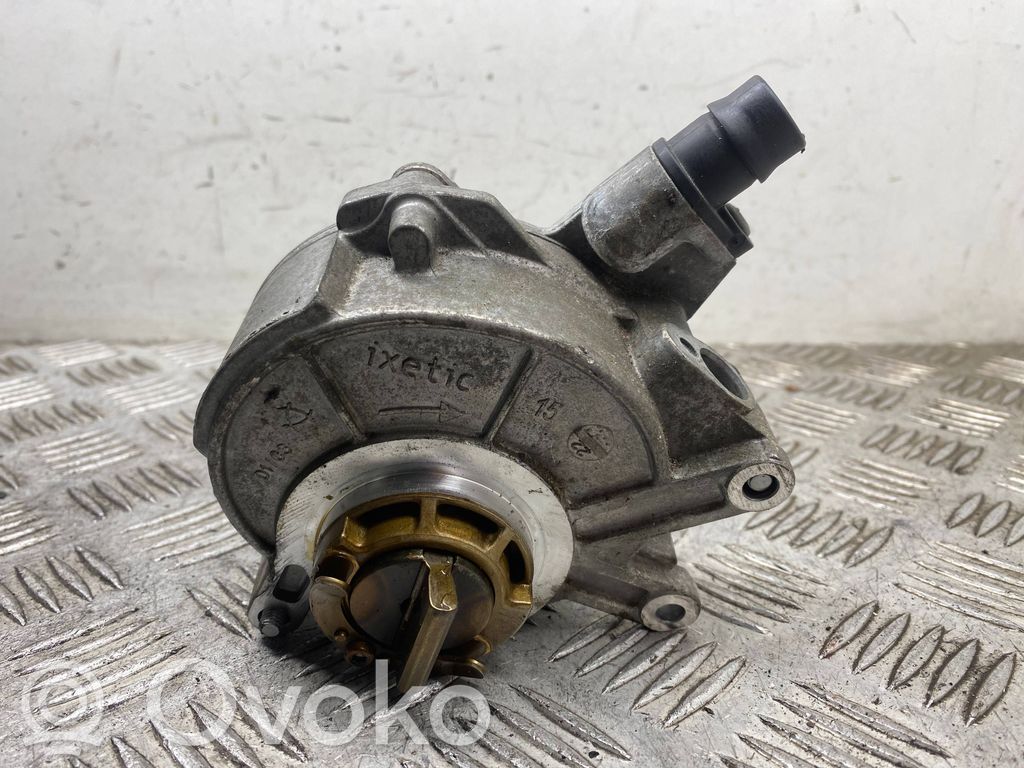 BMW 7 F01 F02 F03 F04 Vakuumo pompa 