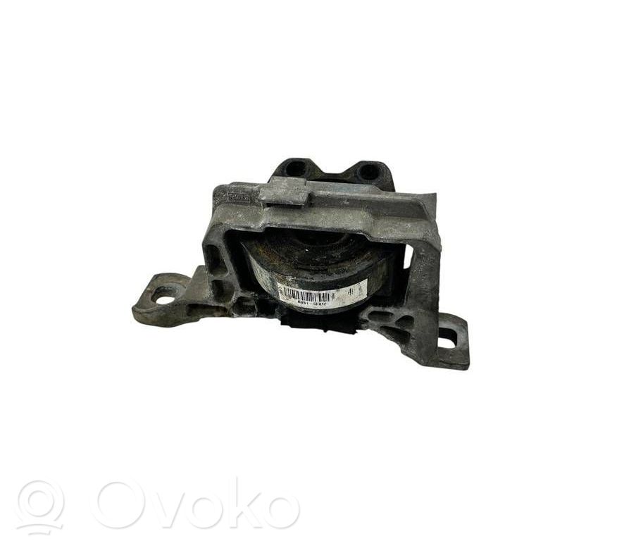 Engine mount bracket   AV616F012