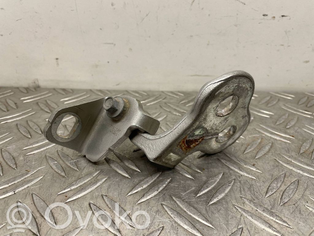Ford Focus Front door lower hinge 