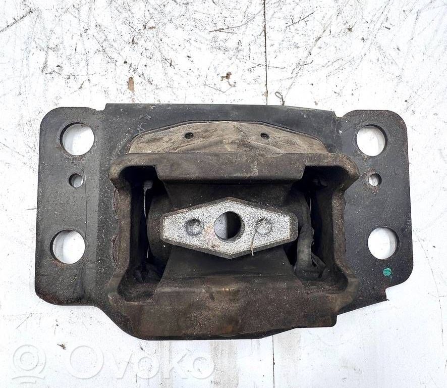 Ford Fusion II Engine mount bracket 