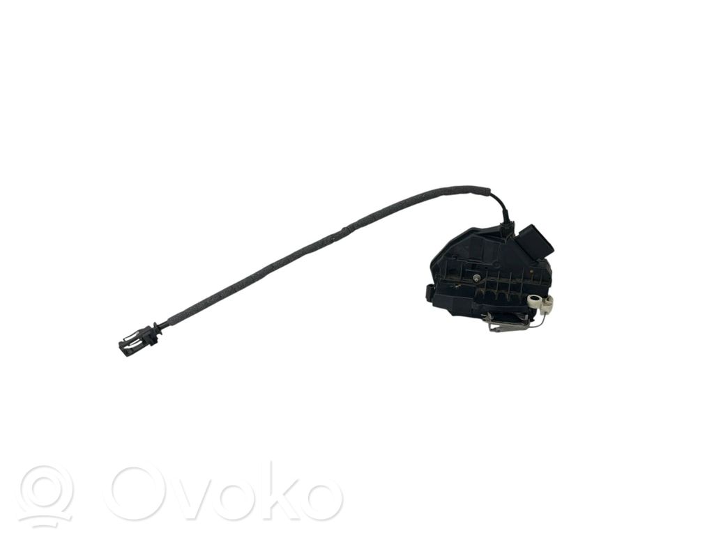 Ford Focus Priekšpusē slēdzene 