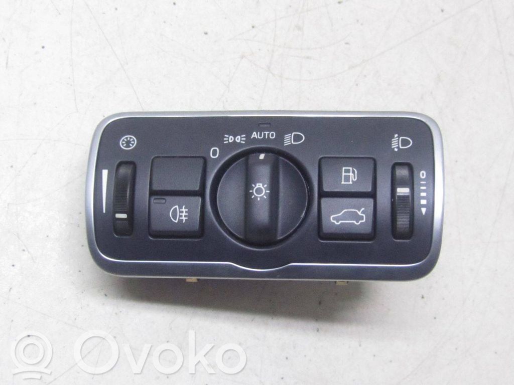 Light switch   31443841