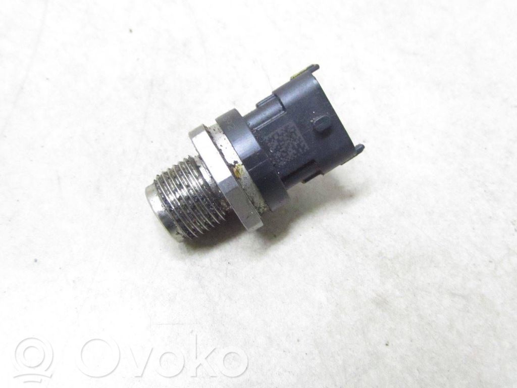 Renault Trafic III (X82) Kraftstoffverteiler Einspritzleiste Verteilerrohr 